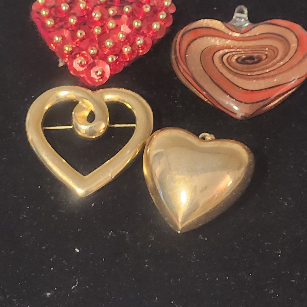 Lot Of 4 Heart Shape Brooch‎ Pendant Assorted Styles Metal Glass Beaded